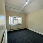 Flat to rent in Rutland Avenue, High Wycombe HP12