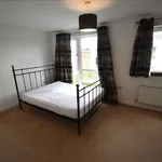 Rent 4 bedroom flat in South East England