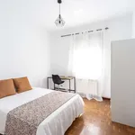 Rent a room of 99 m² in madrid