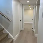 Maison de 699 m² avec 4 chambre(s) en location à Toronto