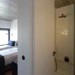 Rent a room of 100 m² in Lisbon