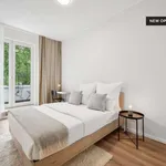 Rent a room of 100 m² in berlin