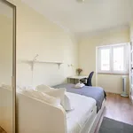 Rent 4 bedroom apartment in Lisbon