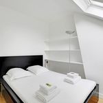 Rent 1 bedroom apartment of 250 m² in Paris