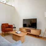 Rent 1 bedroom apartment of 89 m² in lisbon