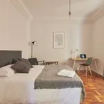 Rent a room of 100 m² in lisbon