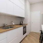 Rent 2 bedroom apartment of 80 m² in milan