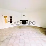 Rent 4 bedroom house of 194 m² in Mafra