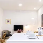 Rent 1 bedroom apartment of 50 m² in Sevilla