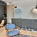 Rent 2 bedroom apartment of 743 m² in Paris