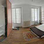 Rent a room in paris