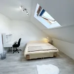 Maison de 170 m² avec 4 chambre(s) en location à Charleroi