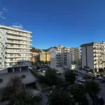 Affitto 4 camera appartamento di 120 m² in Salerno