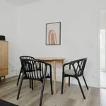 Rent 2 bedroom apartment of 678 m² in Berlin