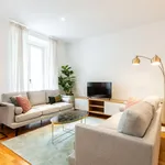 Rent 5 bedroom apartment of 128 m² in Madrid