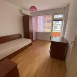 Rent 3 bedroom apartment of 69 m² in Колхозен пазар