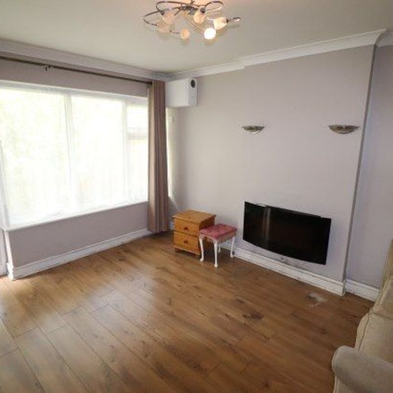 Flat to rent in Shevon Way, Brentwood CM14 Brook Street