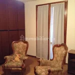 Rent 4 bedroom house of 205 m² in Peschiera Borromeo