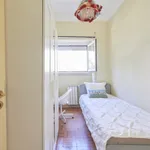 Rent a room of 140 m² in Lisbon