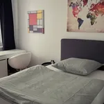 Miete 3 Schlafzimmer wohnung von 80 m² in Frankfurt