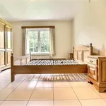 Maison de 150 m² avec 3 chambre(s) en location à Court-Saint-Étienne