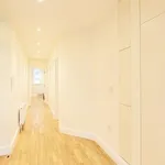 Rent 3 bedroom flat in London