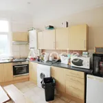 Rent 3 bedroom flat in Hyde Park