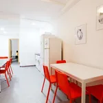 Rent a room of 150 m² in madrid