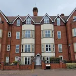 Rent 3 bedroom flat in sutton