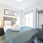 Rent 4 bedroom apartment of 660 m² in London