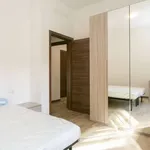 Rent a room in milan