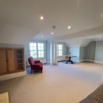 Rent 3 bedroom flat in South East England