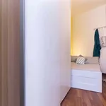 Rent a room of 151 m² in Milan