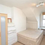 Rent 2 bedroom flat in London