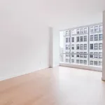 Rent 1 bedroom apartment of 63 m² in Manhattan