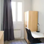 Rent a room of 170 m² in madrid