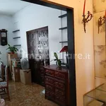 Rent 5 bedroom apartment of 90 m² in Genoa