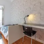 Rent 2 bedroom apartment of 100 m² in lisbon