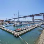 Rent 4 bedroom apartment of 53 m² in Lisbon