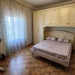 Rent 5 bedroom apartment of 130 m² in Roma