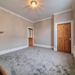 Rent 4 bedroom house in Kirklees