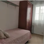 Rent 4 bedroom apartment of 106 m² in  Sevilla