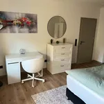 Rent a room of 100 m² in Frankfurt am Main