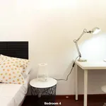 Rent a room of 150 m² in Barcelona