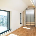 Miete 5 Schlafzimmer wohnung von 172 m² in Dusseldorf