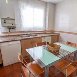 Rent a room of 90 m² in valencia