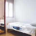 Rent a room of 300 m² in madrid