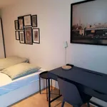 Rent a room of 100 m² in Berlin