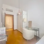 Rent 3 bedroom apartment of 90 m² in milano