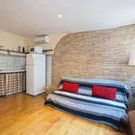 Rent 3 bedroom apartment of 40 m² in Barcelona